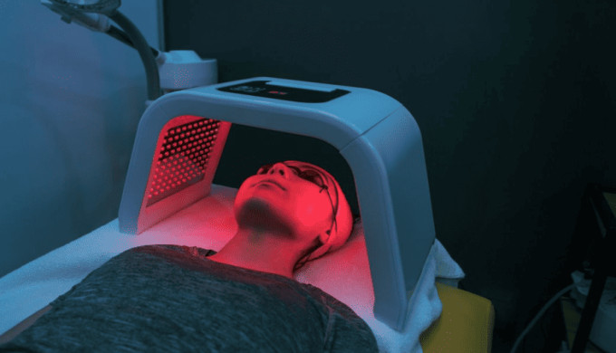 Benefits of Advanced Light Therapy for Skin and Wellness _ EMR-TEK